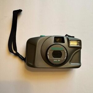 Vintage Avon 1997 Panorama 35mm Film Camera Focus Free Flash Gray 2043111‎